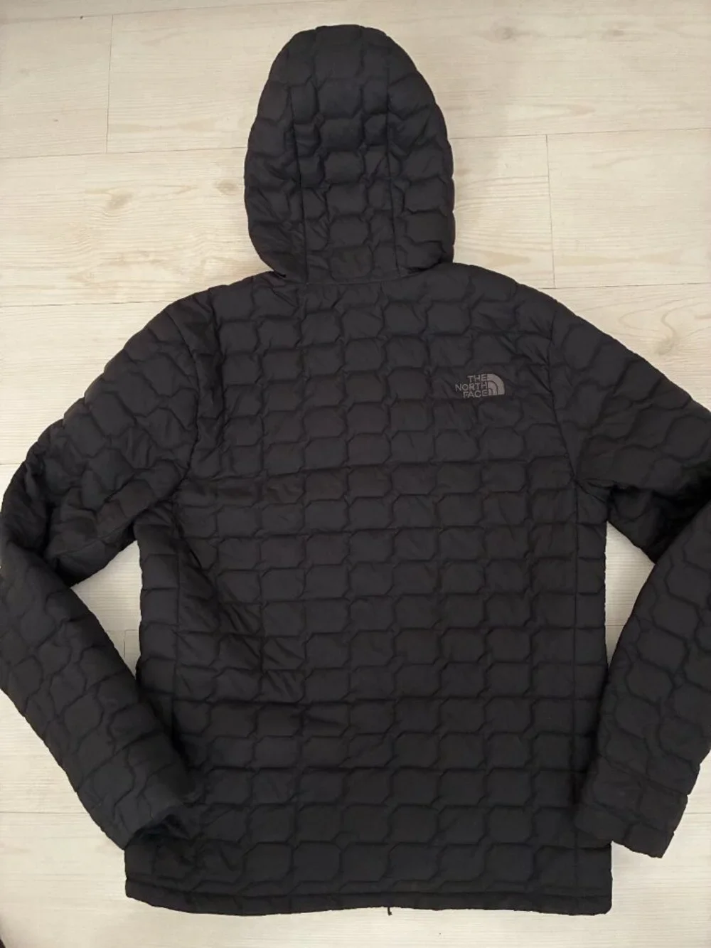 The North Face Men's ThermoBall Hooded Insulated Jacket Matte Black Size M